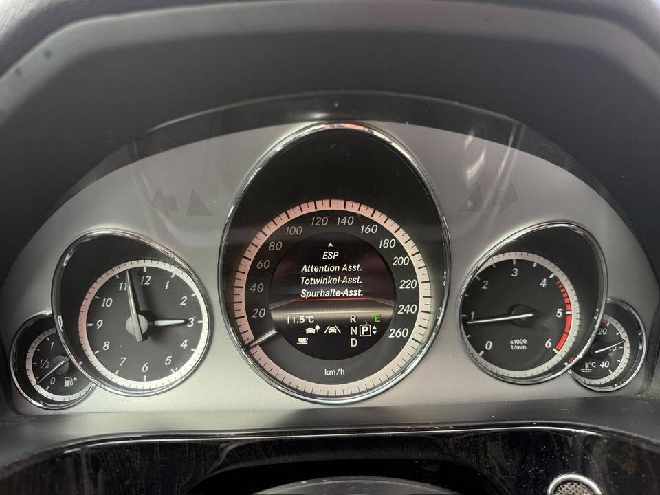 Mercedes Benz E 250 2013 — photo 16