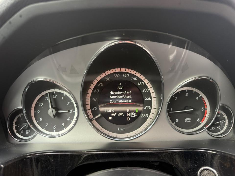 Mercedes Benz E 250 2013 — photo 17