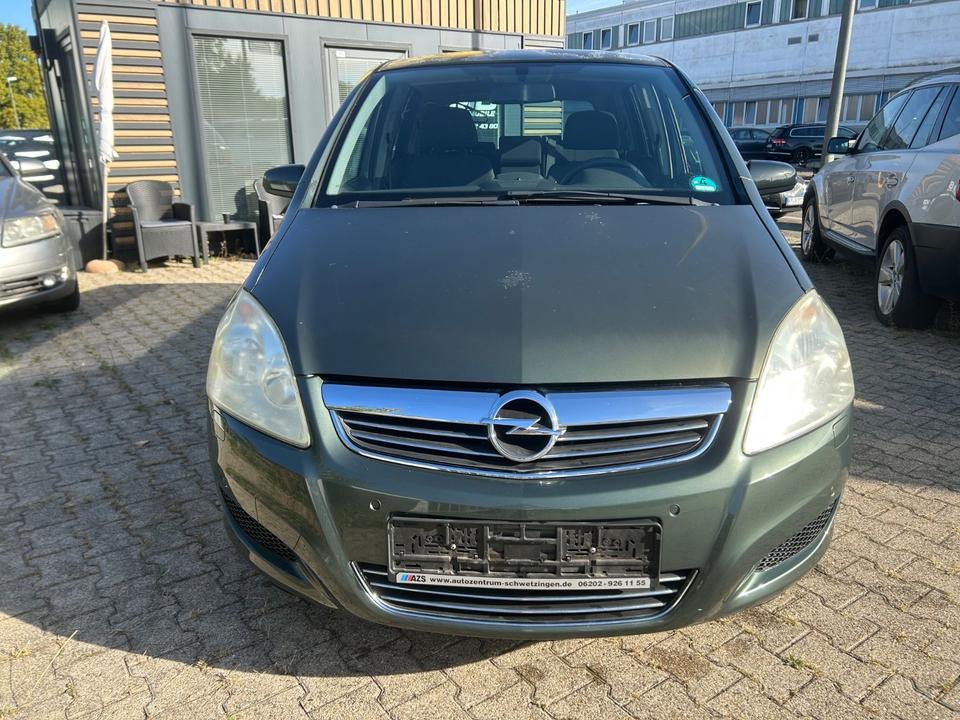 Opel Zafira 2009 — вигляд ззаду