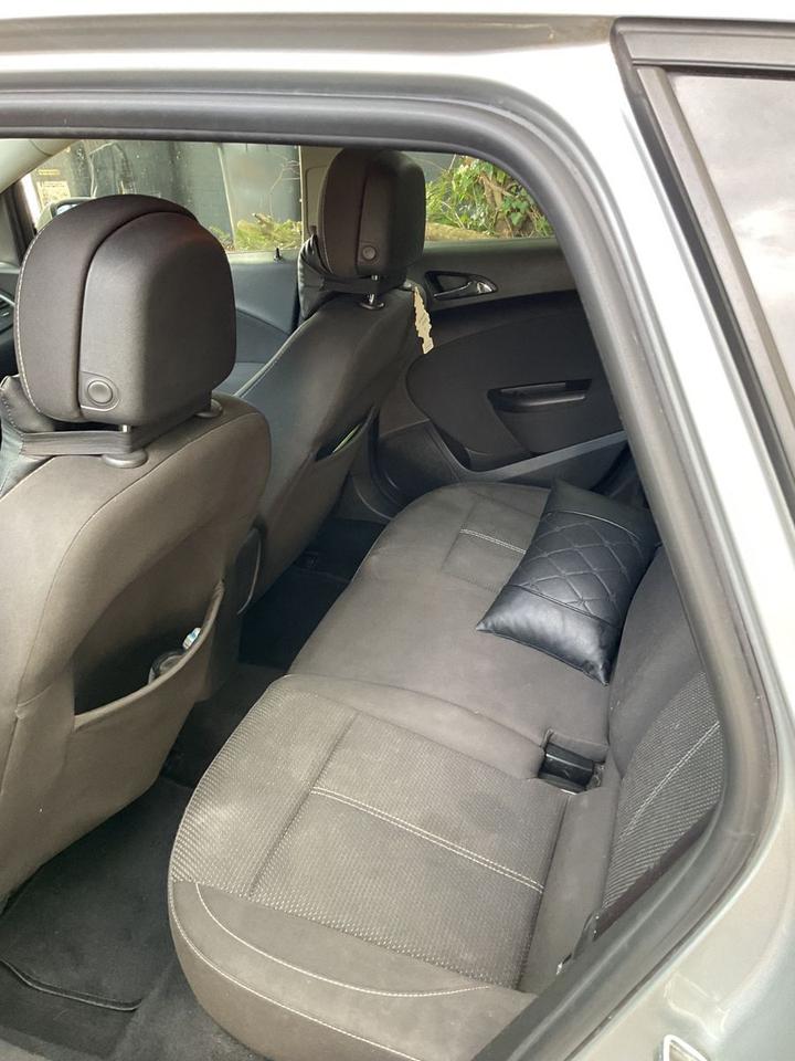 Opel Astra 2014 — photo 14