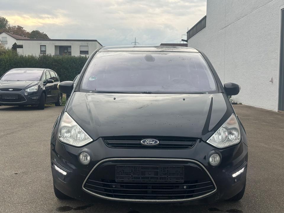Ford S-Max 2011 — вигляд ззаду