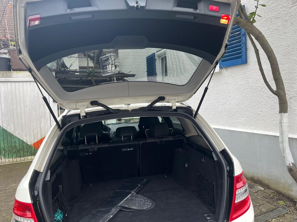 Mercedes Benz C 350 2010 — photo 10