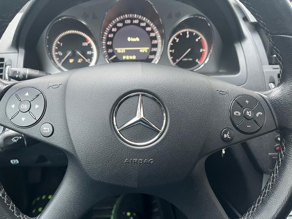 Mercedes Benz C 350 2010 — photo 11