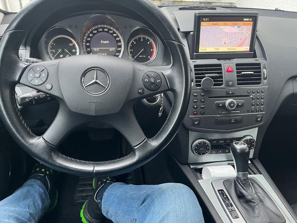 Mercedes Benz C 350 2010 — photo 12