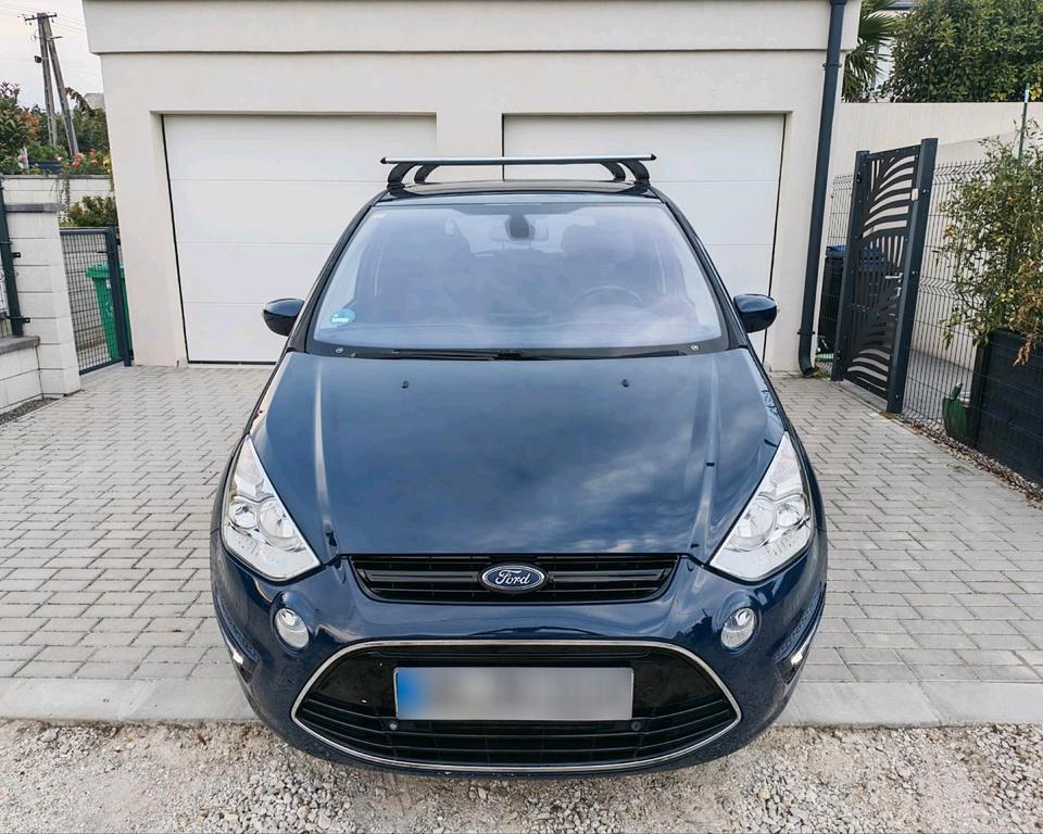 Ford S-Max 2013 — rear view