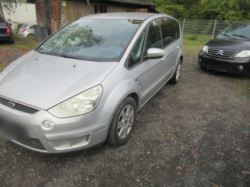 Ford S-Max 2007 — вигляд ззаду