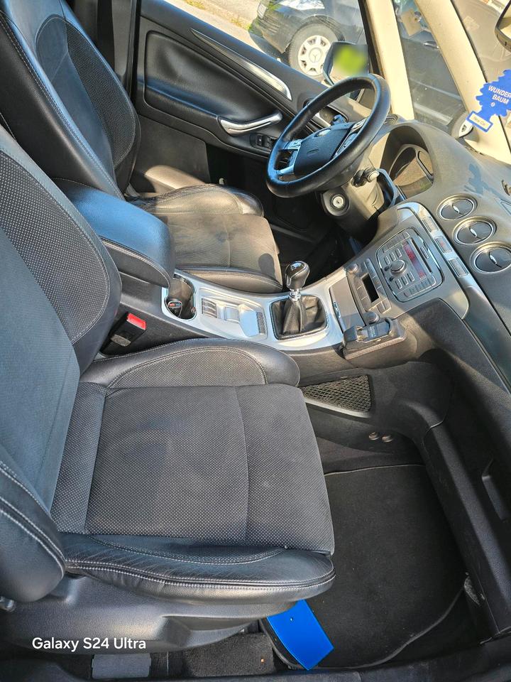 Ford S-Max 2009 — photo 12