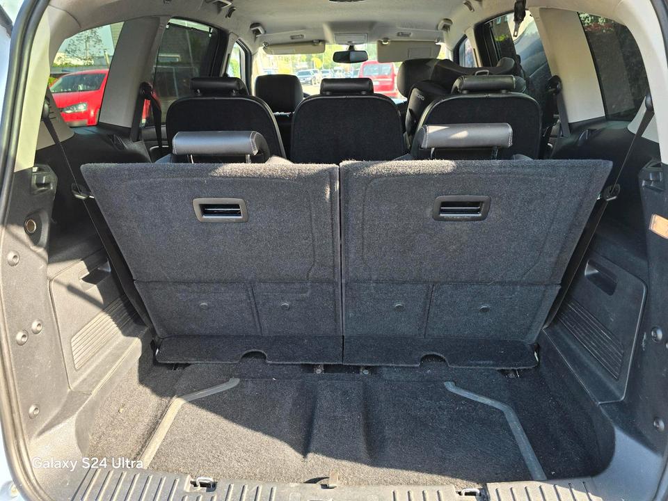 Ford S-Max 2009 — photo 13