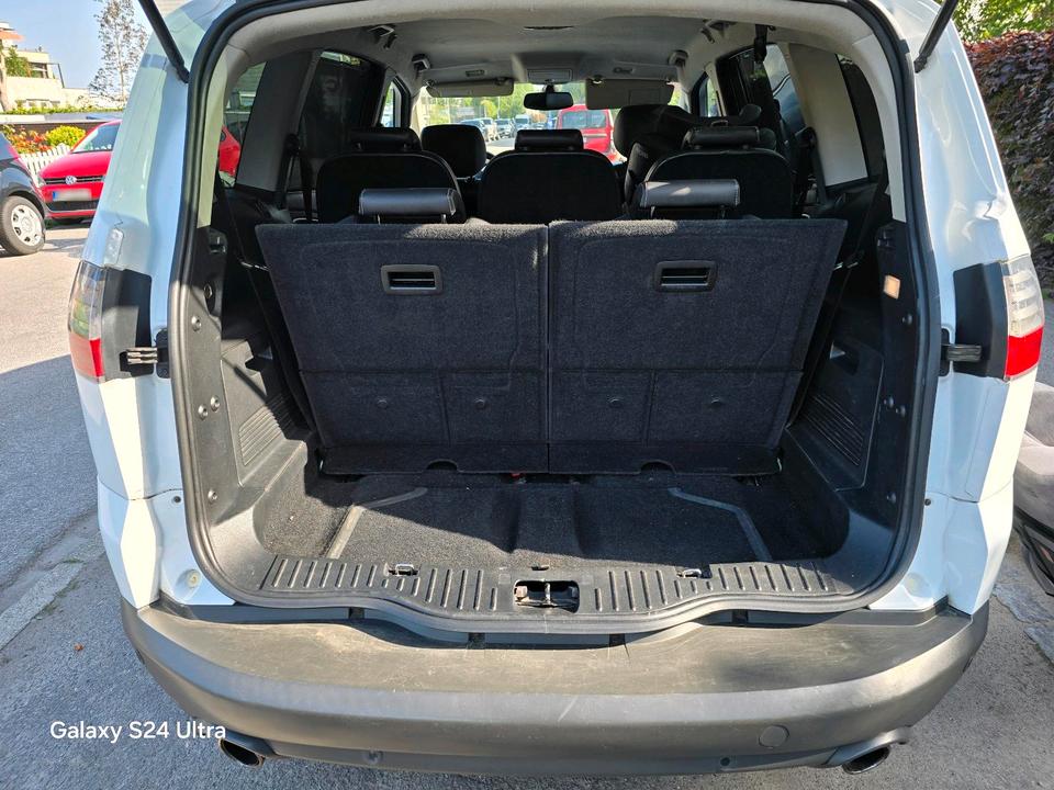 Ford S-Max 2009 — photo 14