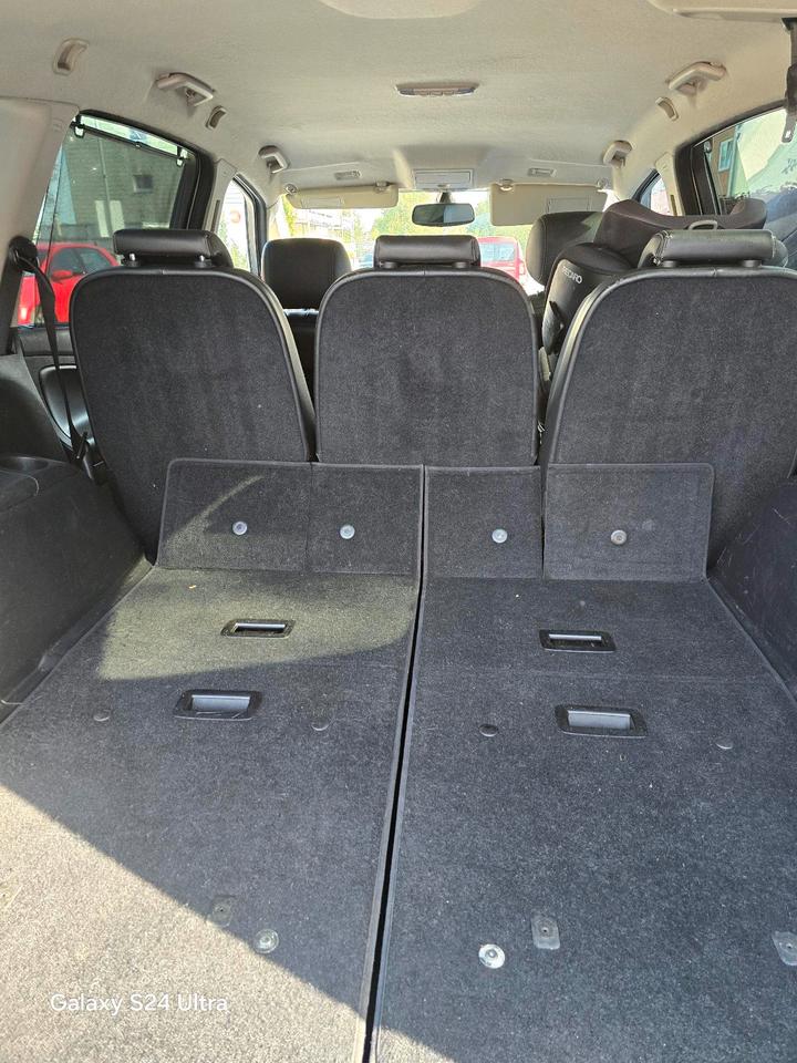 Ford S-Max 2009 — photo 15