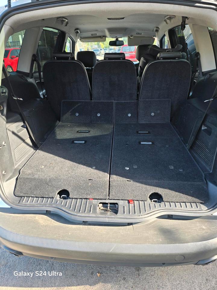 Ford S-Max 2009 — photo 16