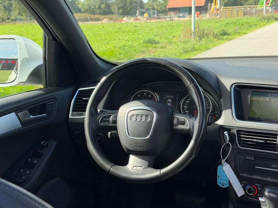 Audi Q5 2010 — photo 21