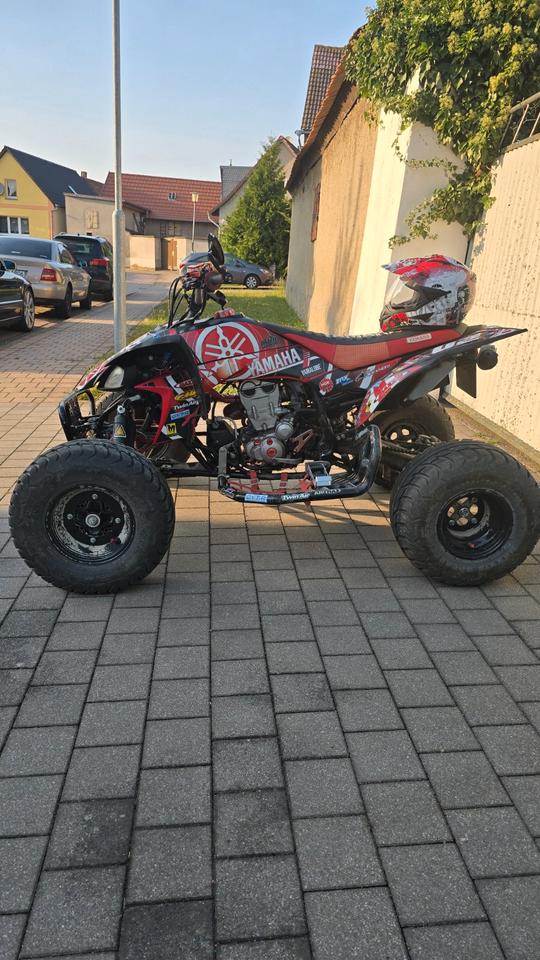 Yamaha YFZ 450 2007 — вигляд ззаду