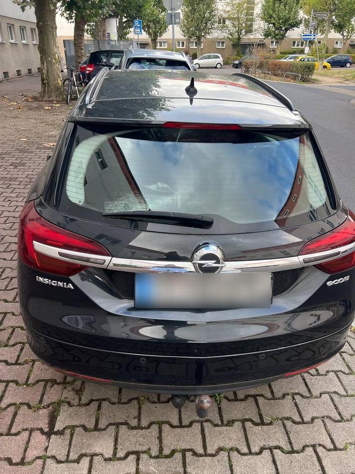 Opel Insignia 2015 — rear view