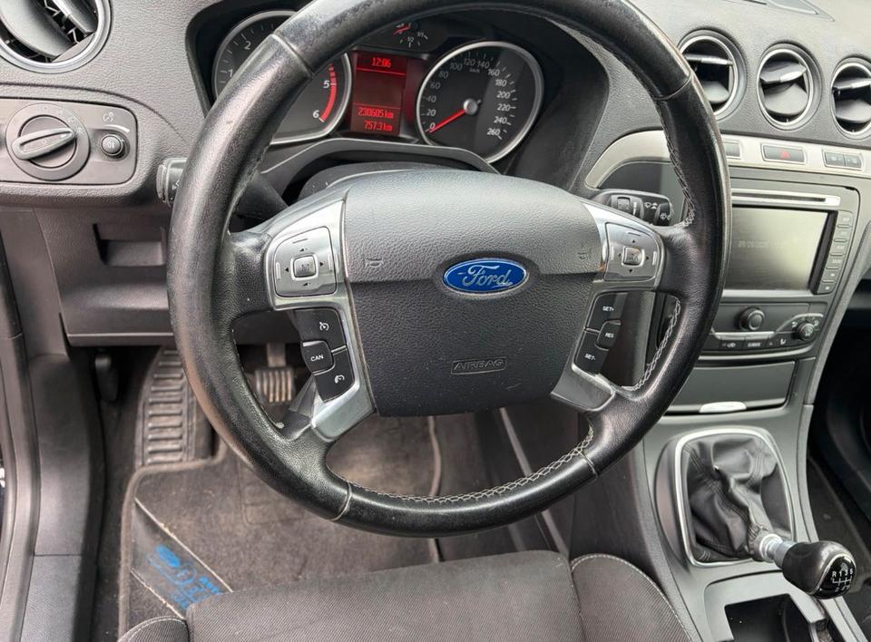 Ford S-Max 2014 — photo 12
