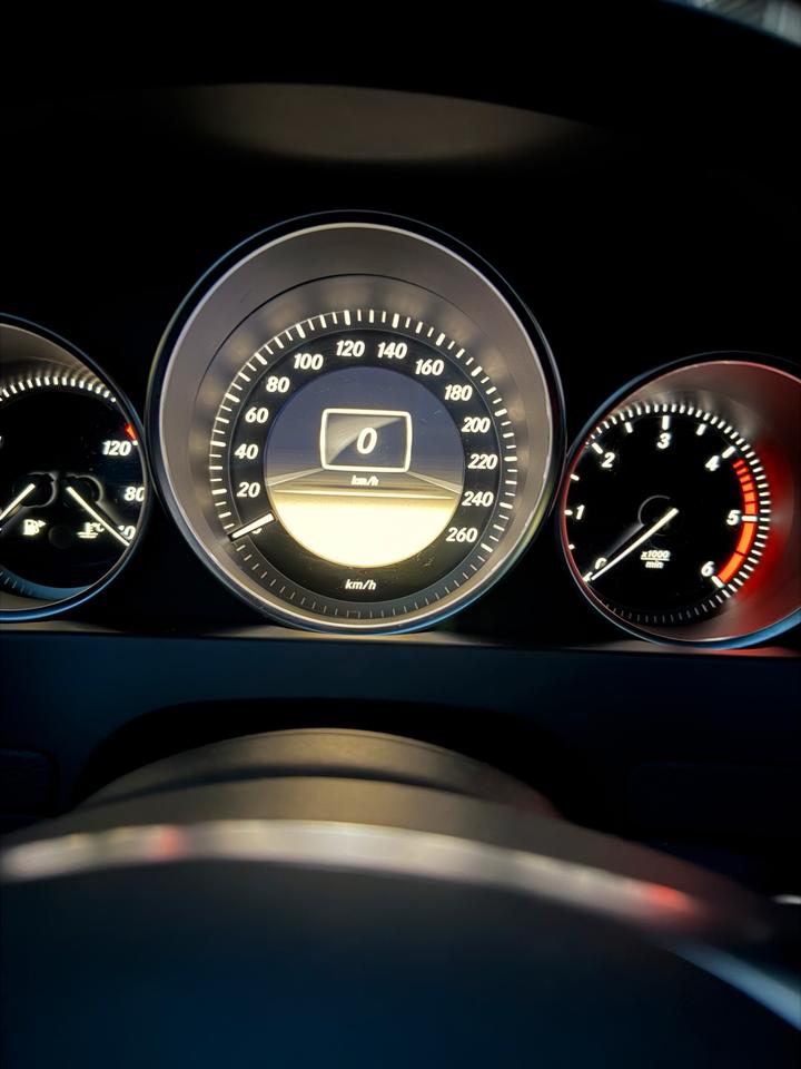 Mercedes Benz C 180 2011 — photo 11