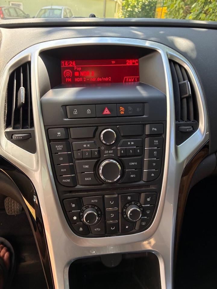 Opel Astra 2015 — photo 10
