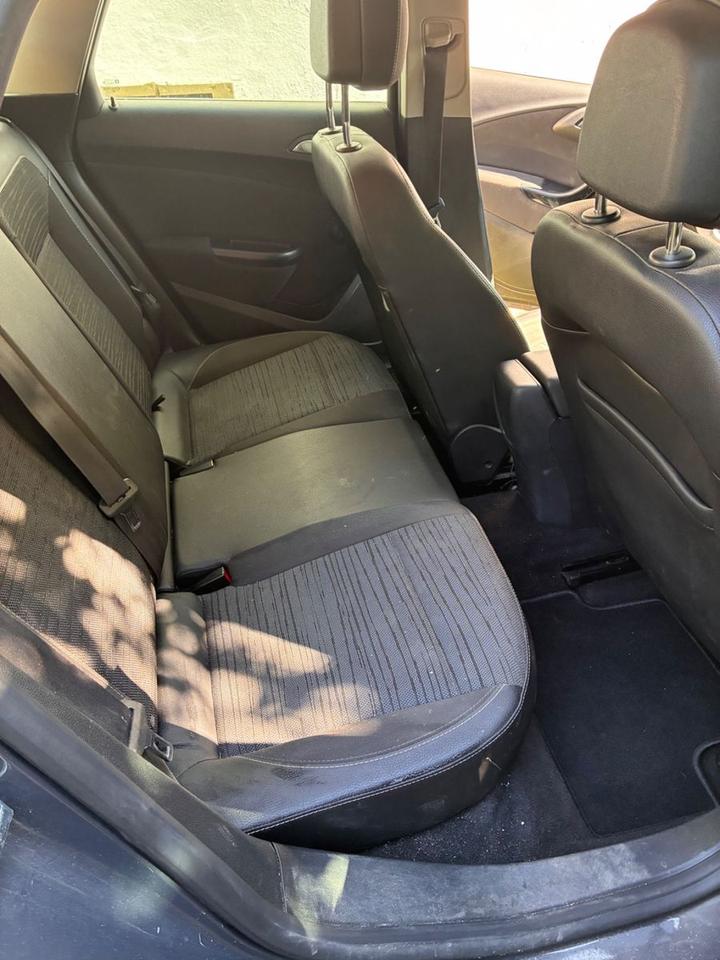 Opel Astra 2015 — photo 13