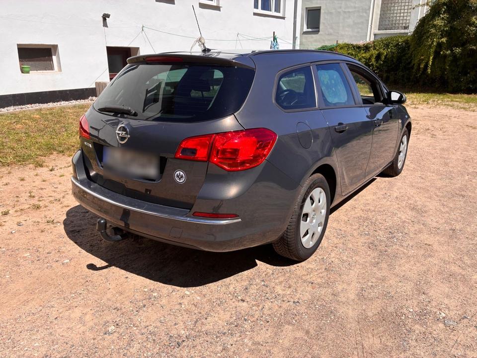Opel Astra 2015 — photo 6