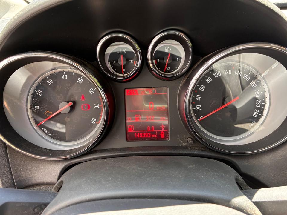 Opel Astra 2015 — photo 9