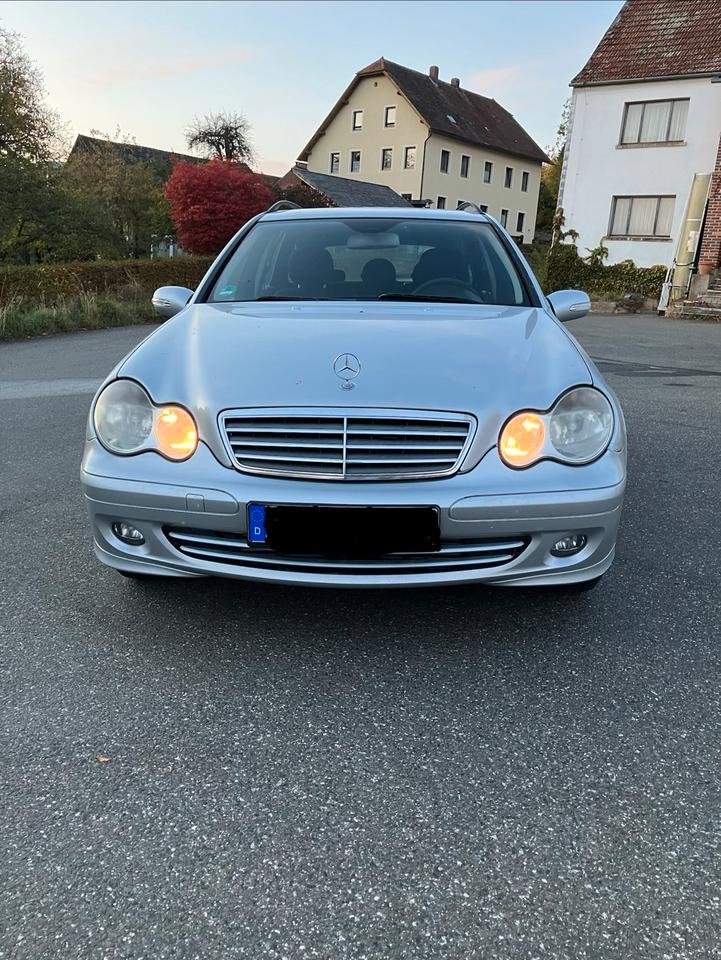 Mercedes Benz C 200 2006 — вигляд ззаду
