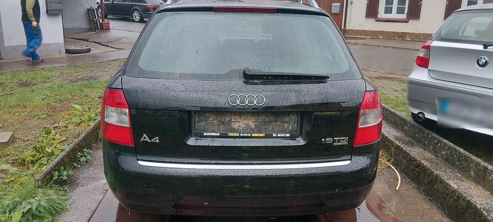 Audi A4 2005 — engine