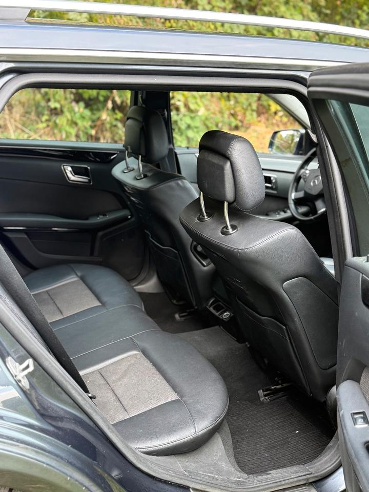 Mercedes Benz E 300 2011 — photo 7