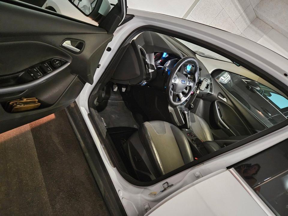 Ford Focus 2013 — фото 11