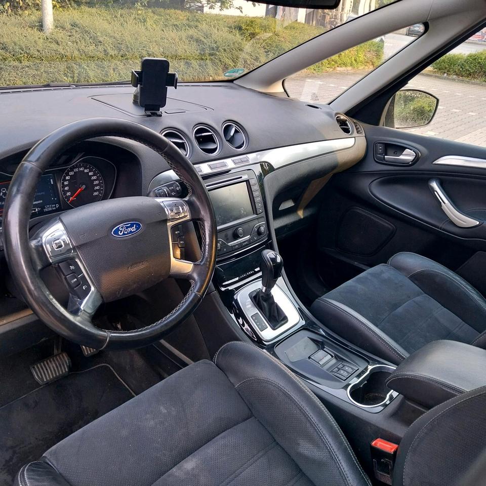 Ford S-Max 2012 — interior