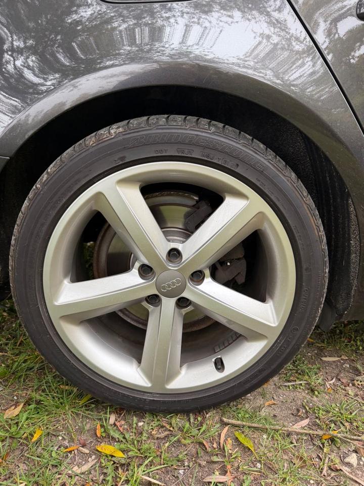 Audi A4 2009 — photo 12