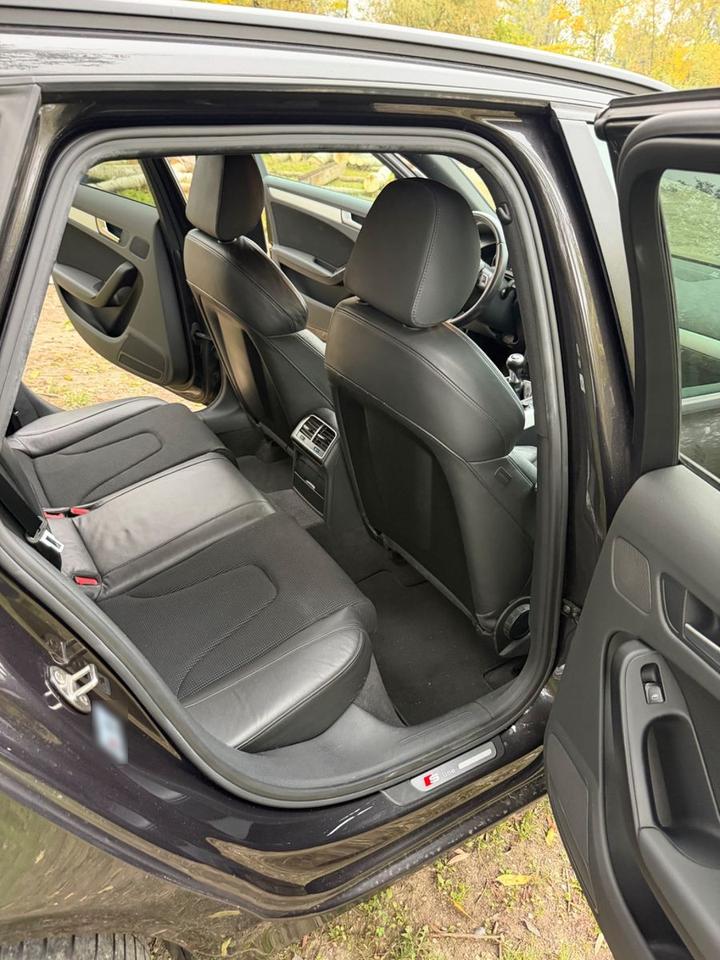 Audi A4 2009 — photo 6