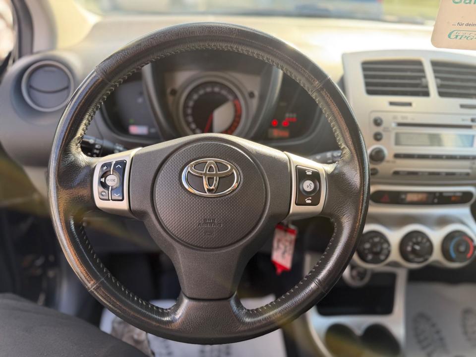 Toyota Urban Cruiser 2009 — photo 20