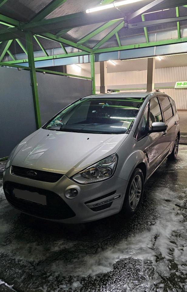 Ford S-Max 2011 — interior