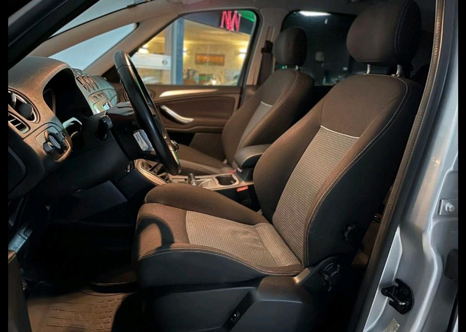 Ford S-Max 2011 — photo 6