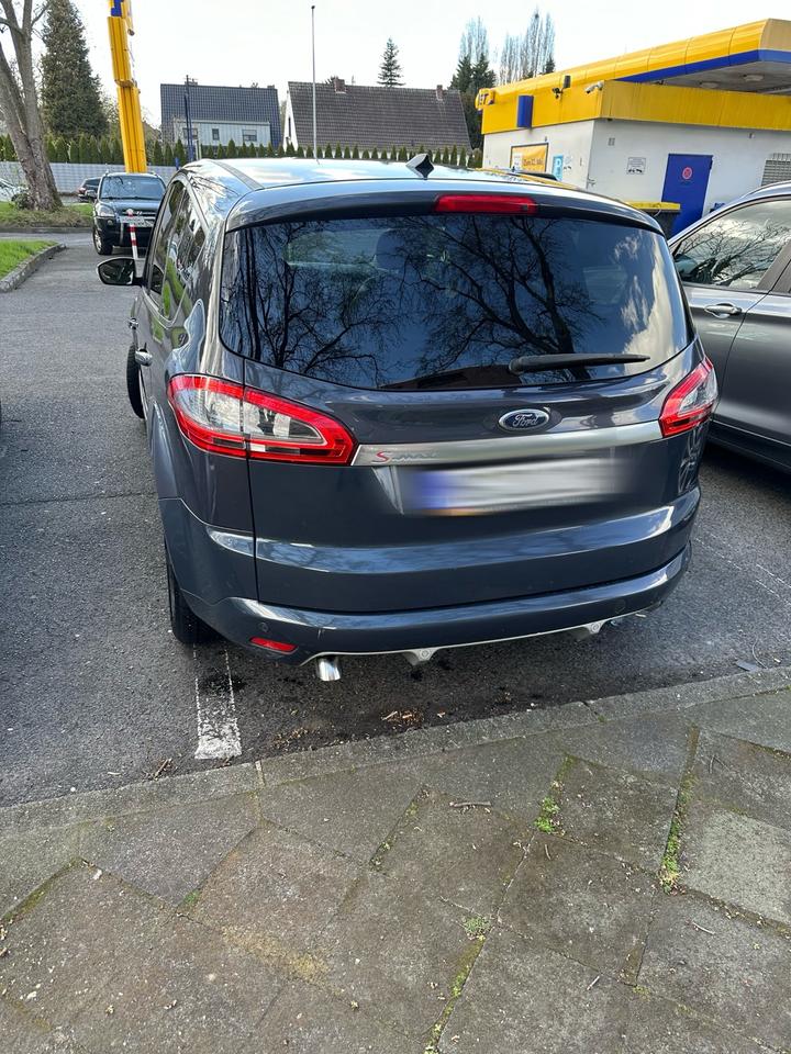 Ford S-Max 2013 — rear view