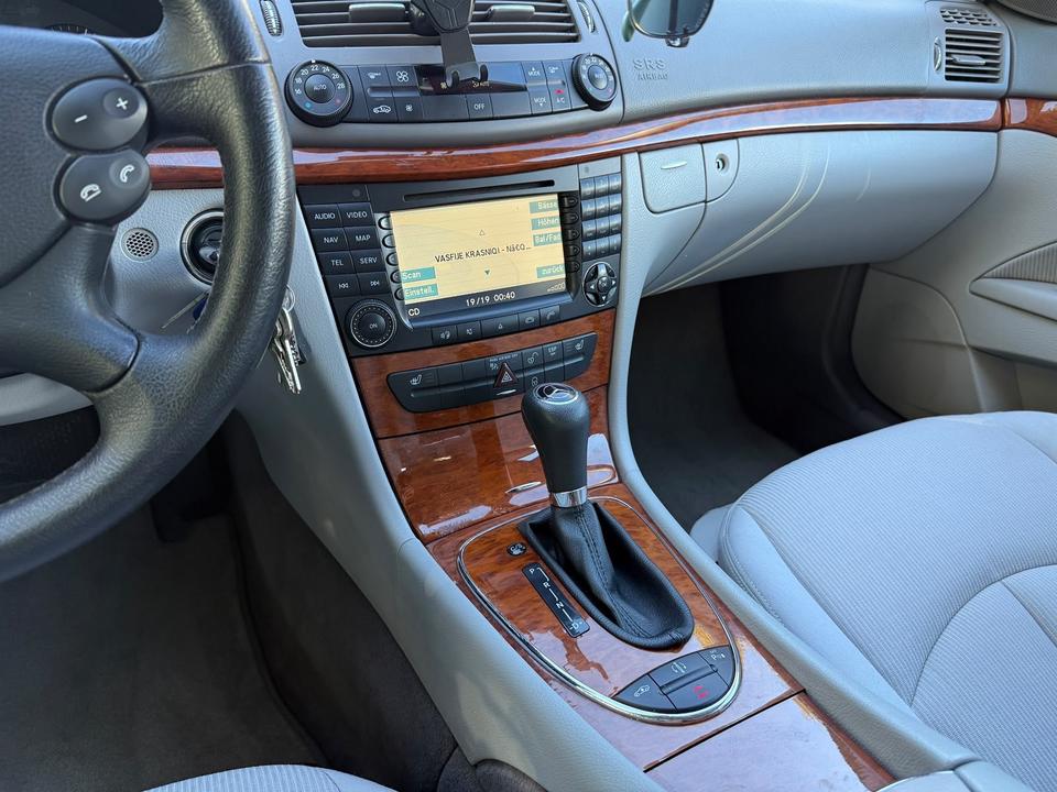 Mercedes Benz E 320 2008 — photo 10