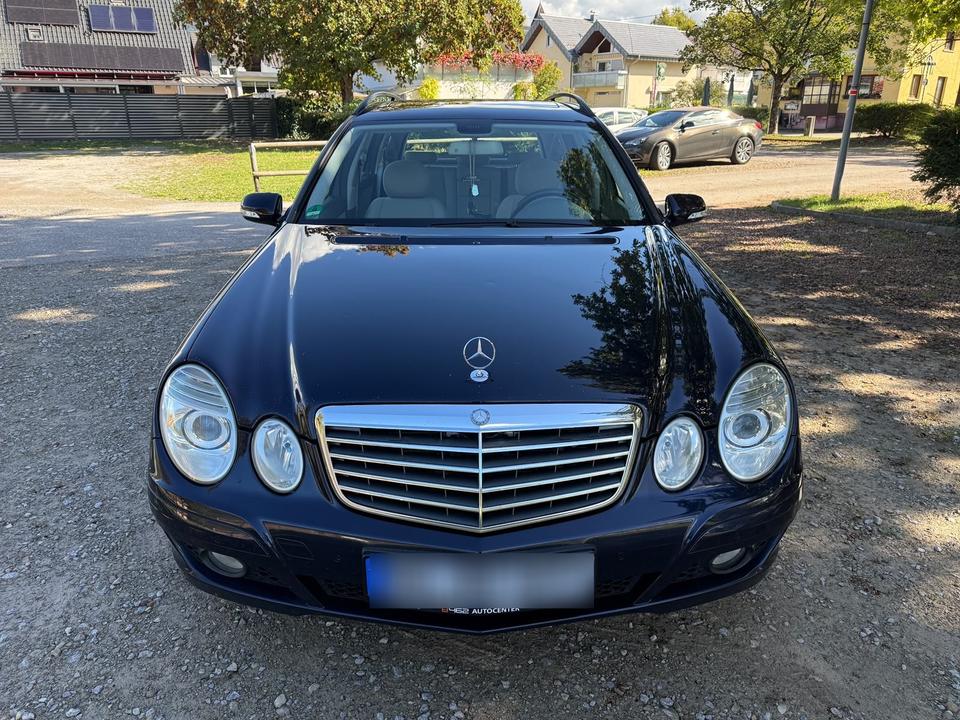 Mercedes Benz E 320 2008 — rear view