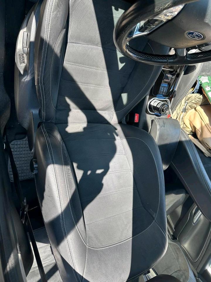 Ford S-Max 2011 — photo 12