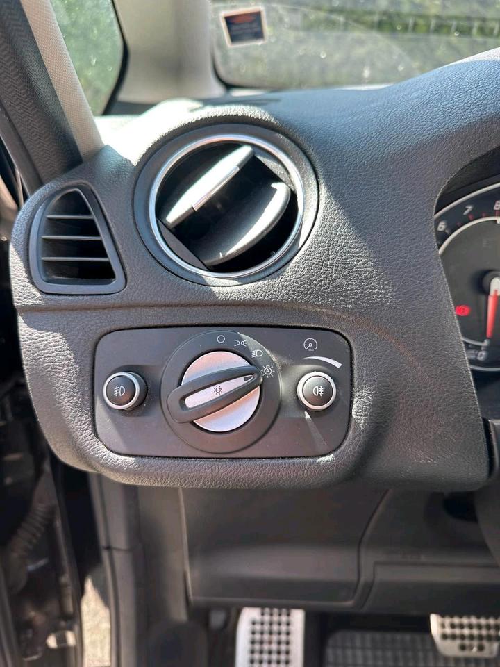 Ford S-Max 2011 — photo 13
