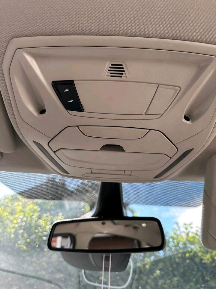 Ford S-Max 2011 — photo 18