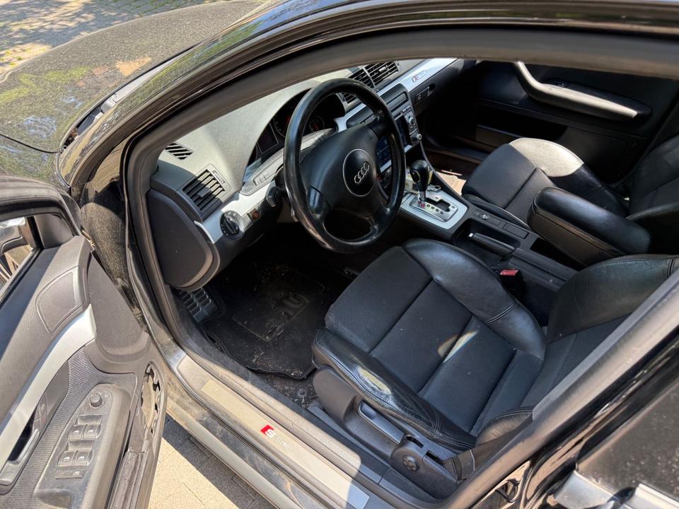 Audi A4 2004 — photo 6
