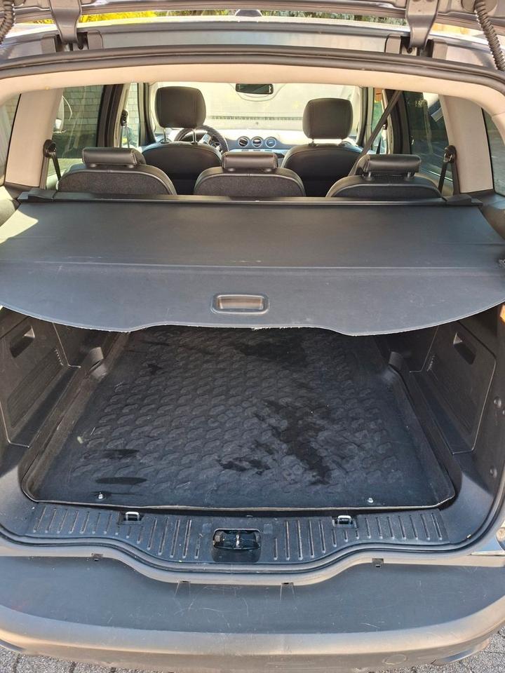 Ford S-Max 2011 — photo 9