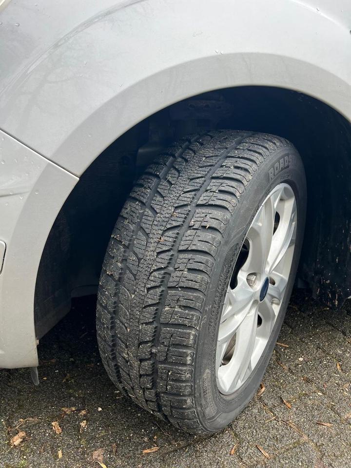 Ford S-Max 2010 — photo 11