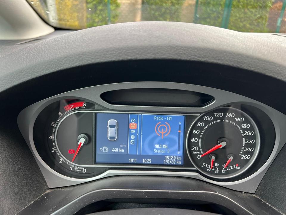 Ford S-Max 2010 — photo 12