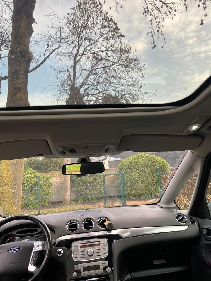 Ford S-Max 2010 — photo 15