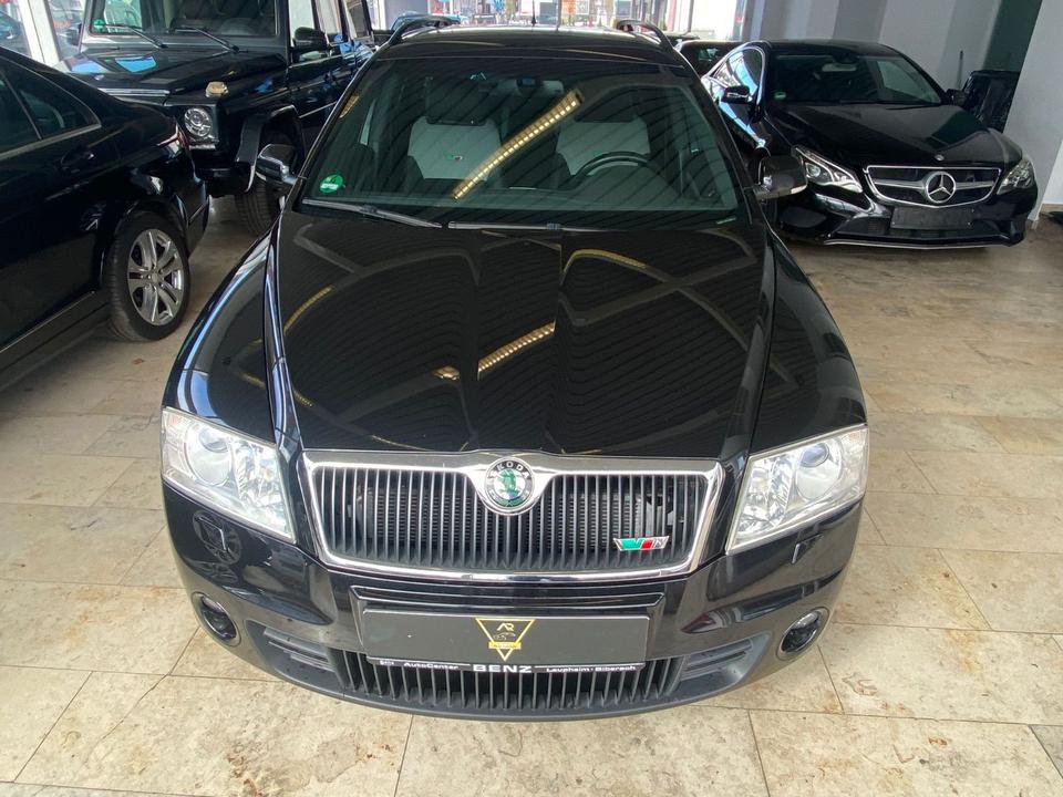 Skoda Octavia 2009 — салон
