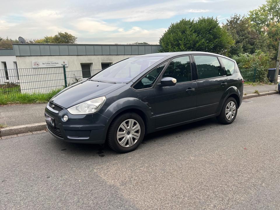 Ford S-Max 2008 — вигляд ззаду