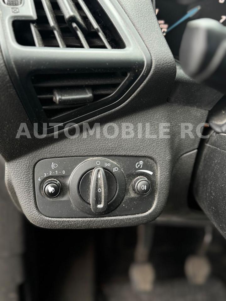 Ford Kuga 2014 — photo 17