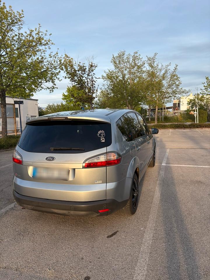 Ford S-Max 2008 — rear view