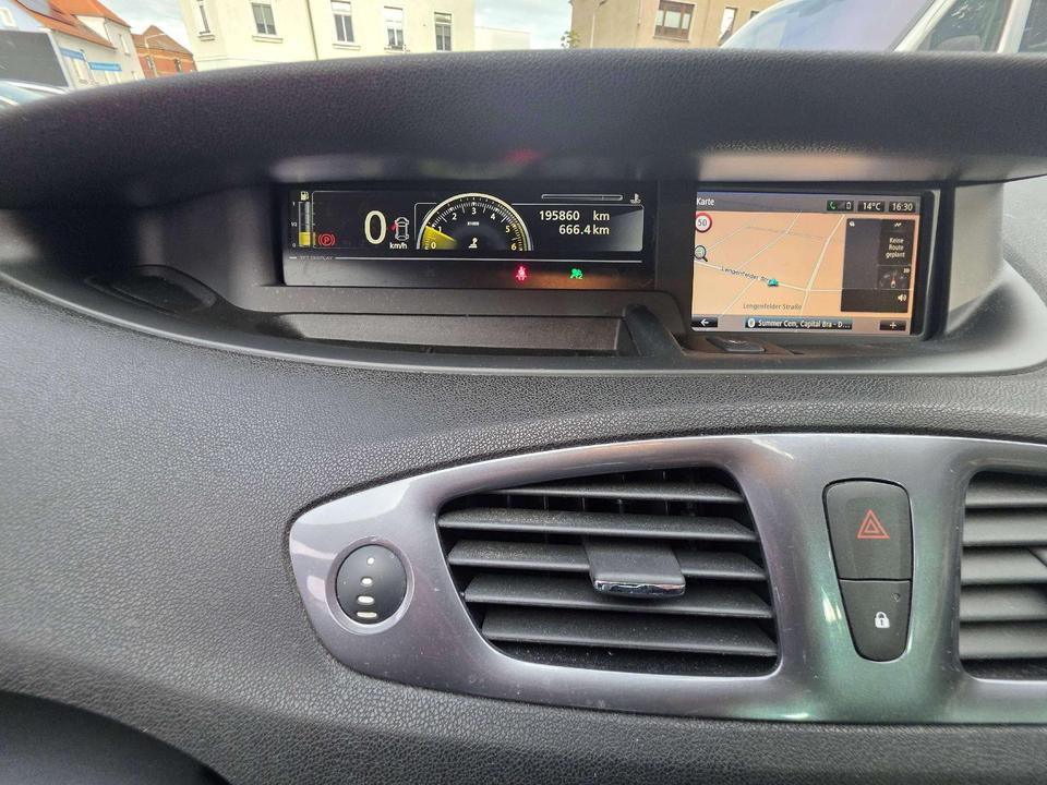 Renault Grand Scenic 2014 — photo 14